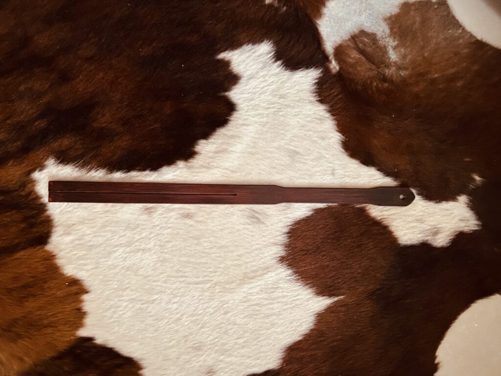 Mi tawse. Regalo de m marido. Sobre mi alfombra.